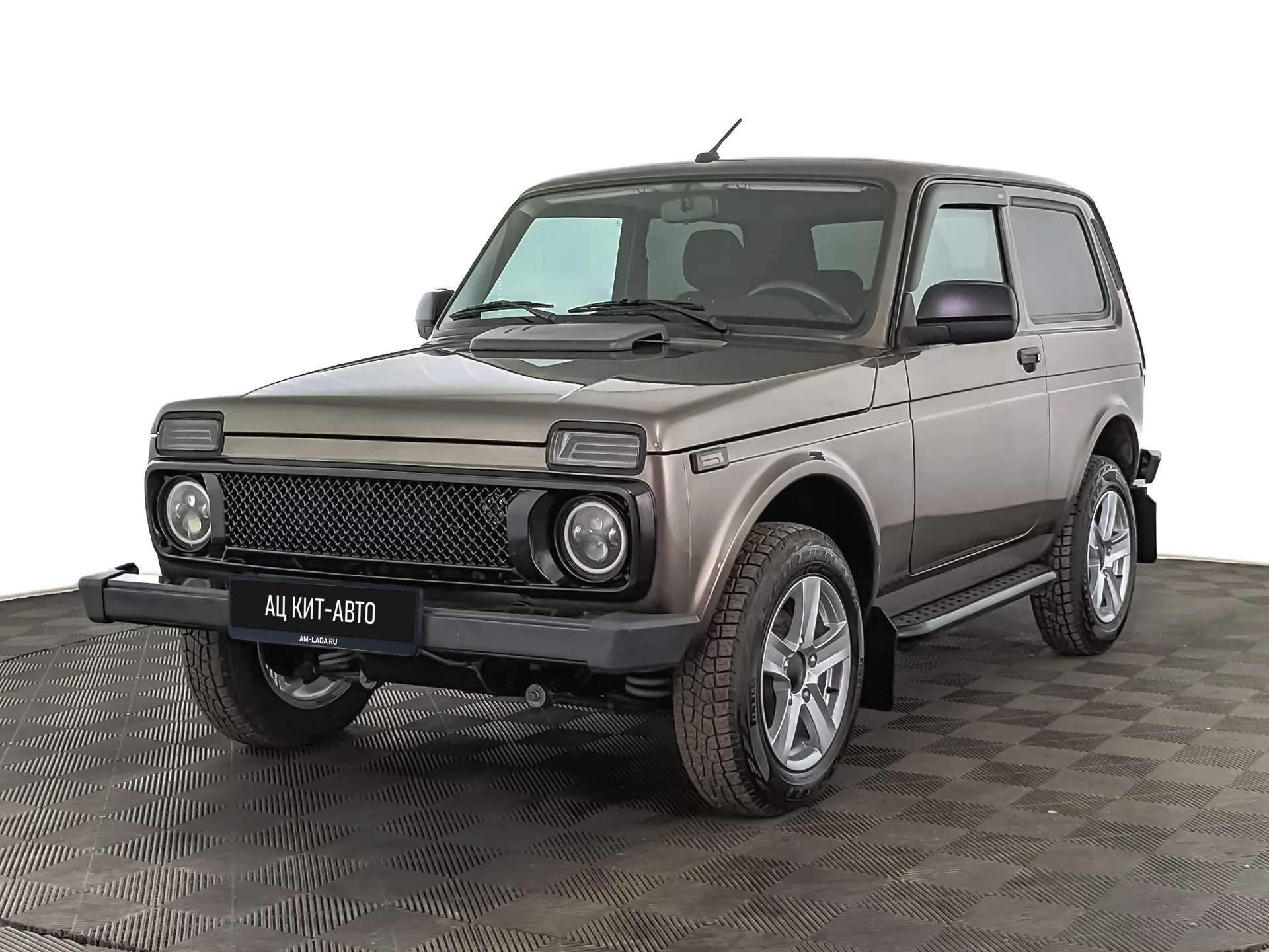 Lada Niva Legend